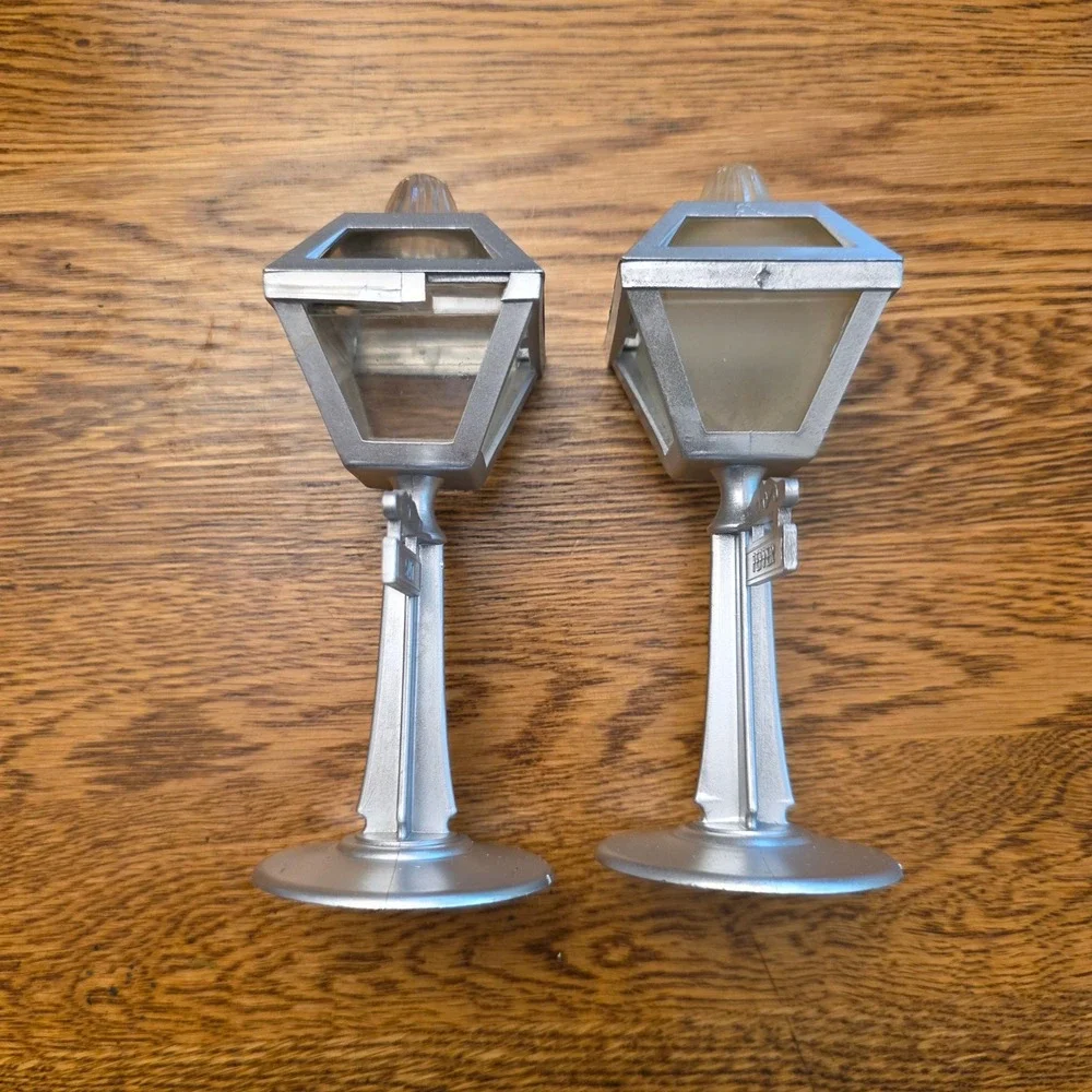 Vintage 1950s Street Lamp Salt and‎ Pepper Shakers Silver Lantern Gas Light Set